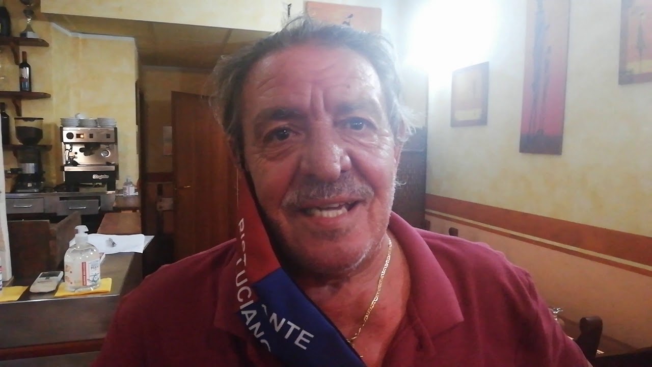 Zio Lucio Incani, la fisarmonica, l’accoltellamento: storia del ristoratore migliore costretto ad arrendersi