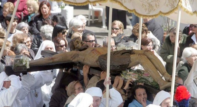 Monserrato celebra la Pasqua: dopo due anni l’incontro tra il Risorto e la Santa Vergine