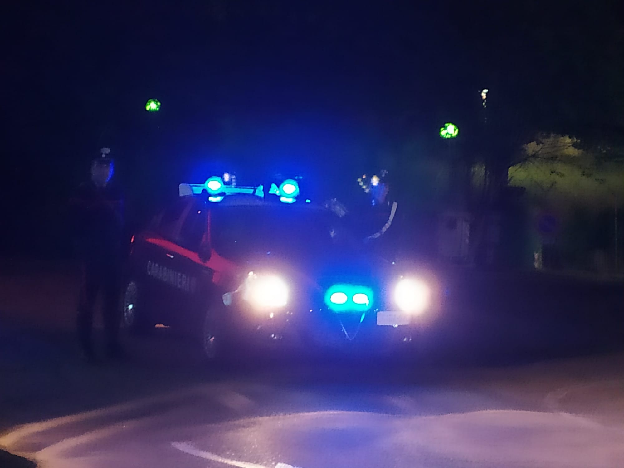 Tragico incidente a Poggio dei Pini, auto esce di strada: morta una 17enne