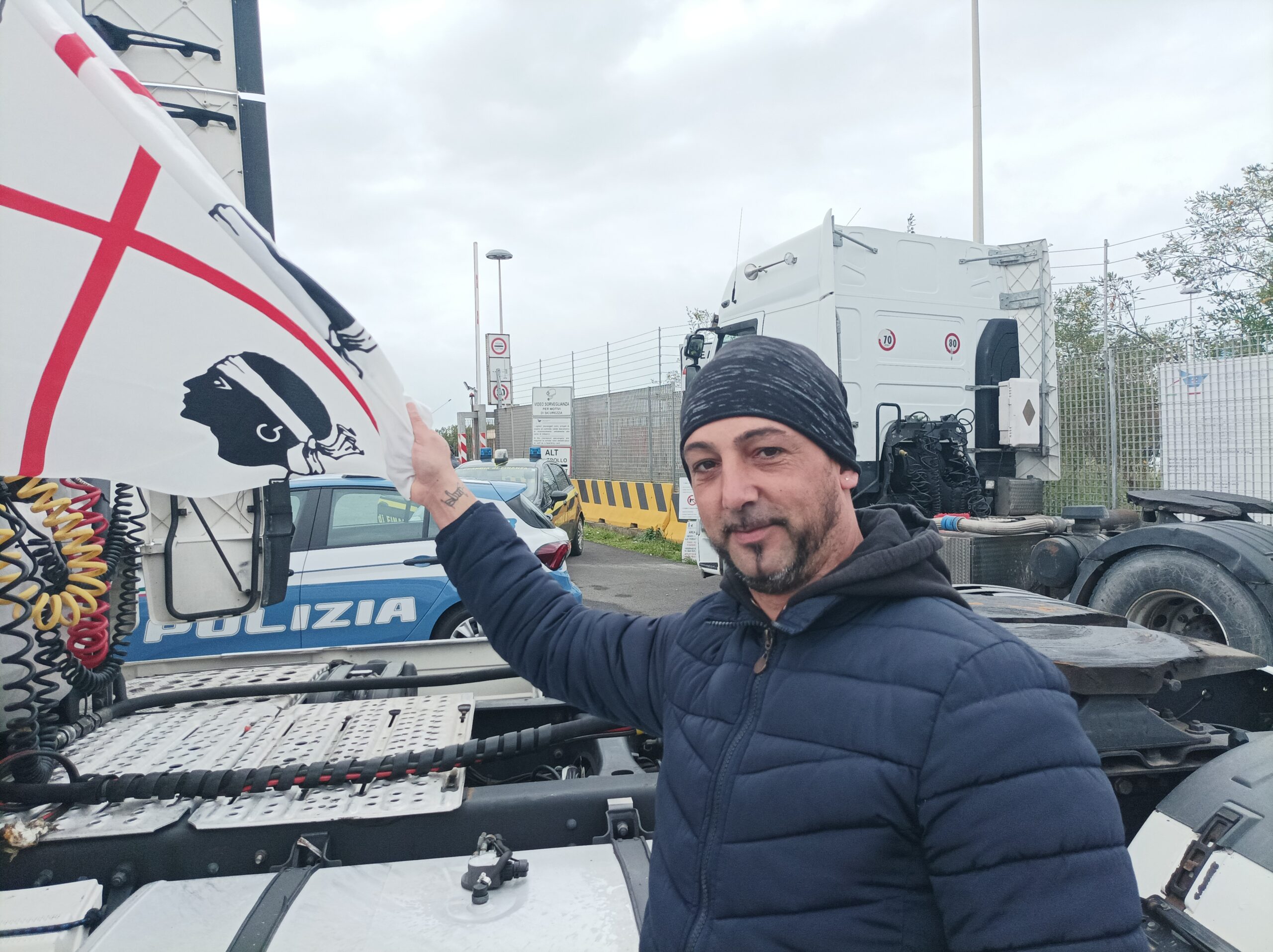 Gasolio troppo caro, gli autotrasportatori sardi alla fame: “Pronti a scendere di nuovo in piazza”