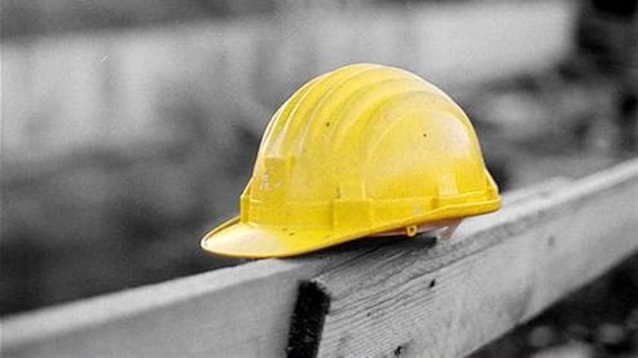 Tragedia in Sardegna, muratore di 23 anni travolto dai ponteggi: addio a Salvatore Piras