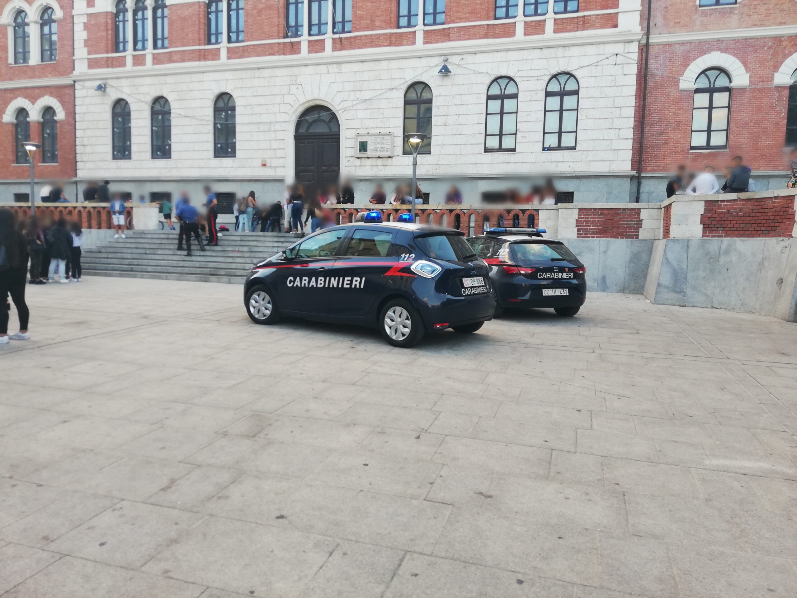 Hascisc, coca e ketamina vendute anche nelle vie dello shopping “ai pischelli della Cagliari bene”