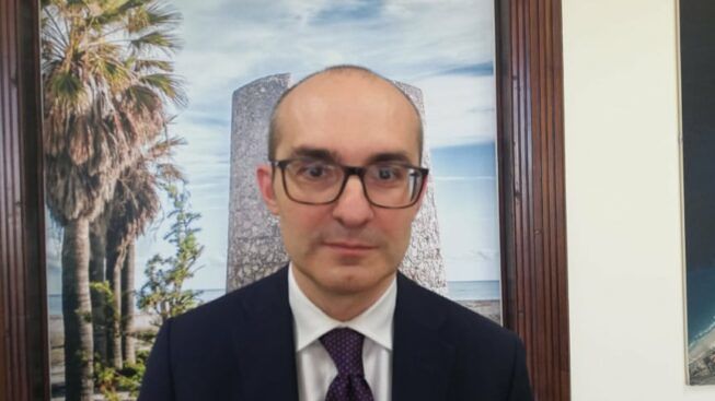 Aggressioni e pestaggi a Cagliari, Truzzu: “Servono più agenti e vanno bloccati gli sbarchi di migranti”
