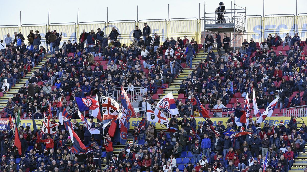 Truzzu vieta le bottiglie in vetro e le lattine quando gioca il Cagliari: stop totale alla Sardegna Arena