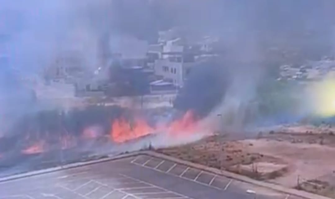 Terrore nel campo estivo dei bambini a Monserrato: scoppia un incendio, evacuati in 150 