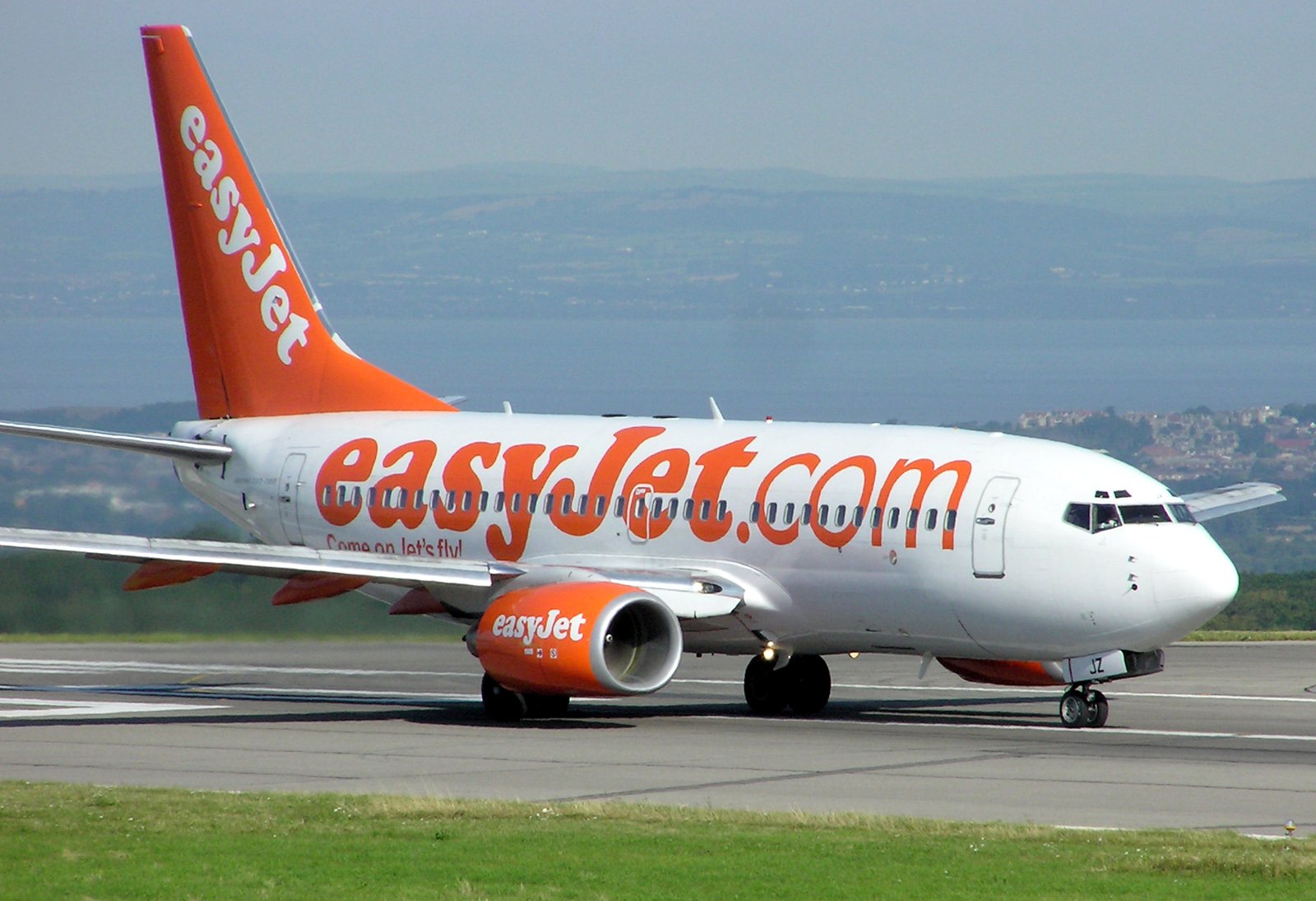 Volo cancellato, cagliaritana fa causa a EasyJet e la vince: “Riavrà 190 euro”