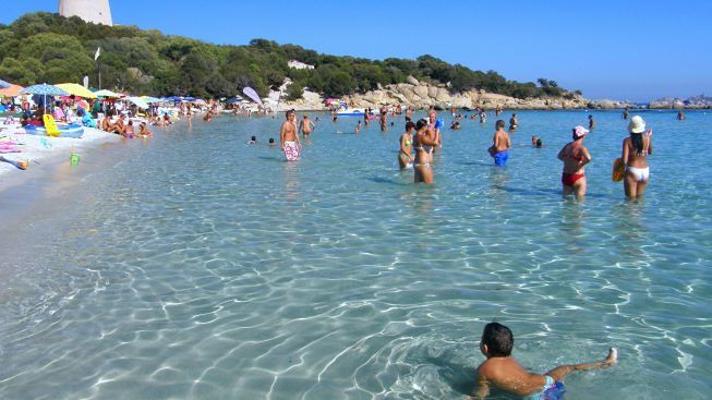 Boom del turismo in Sardegna, Solinas: “Stagione record, un milione di arrivi”