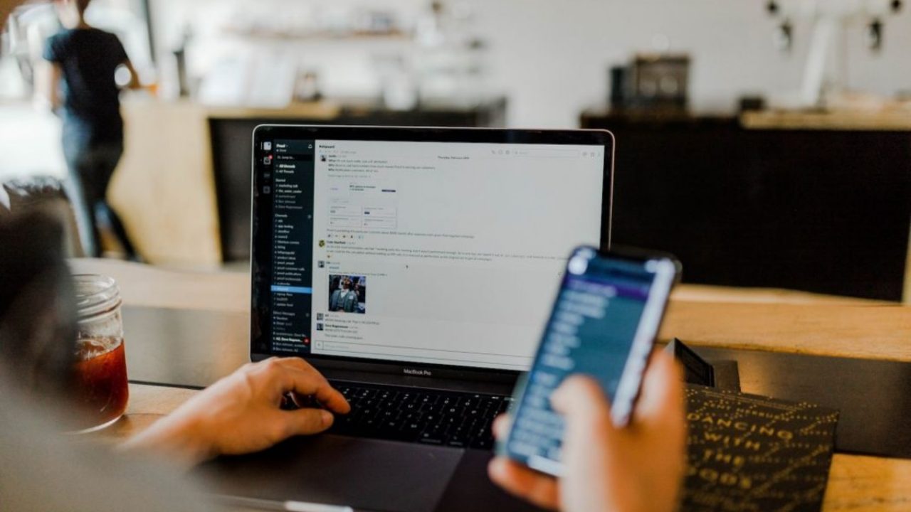 Tutti in smart working il venerdì, l’idea dei sindaci per risparmiare sul caro bollette