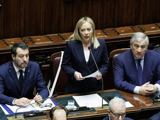 Giorgia Meloni “Con noi le donne non hanno nulla da temere, un’offesa dover rinunciare a figli o carriera”