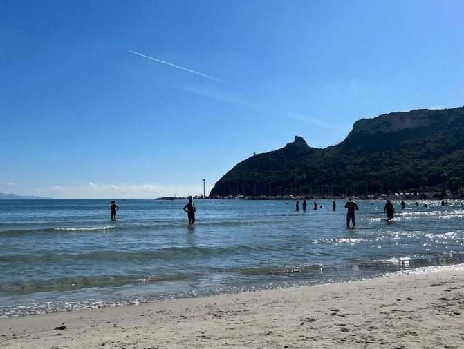 Meteo Casteddu, sulla Sardegna un primo novembre col sole e 25 gradi: giornata ideale per mare e gite