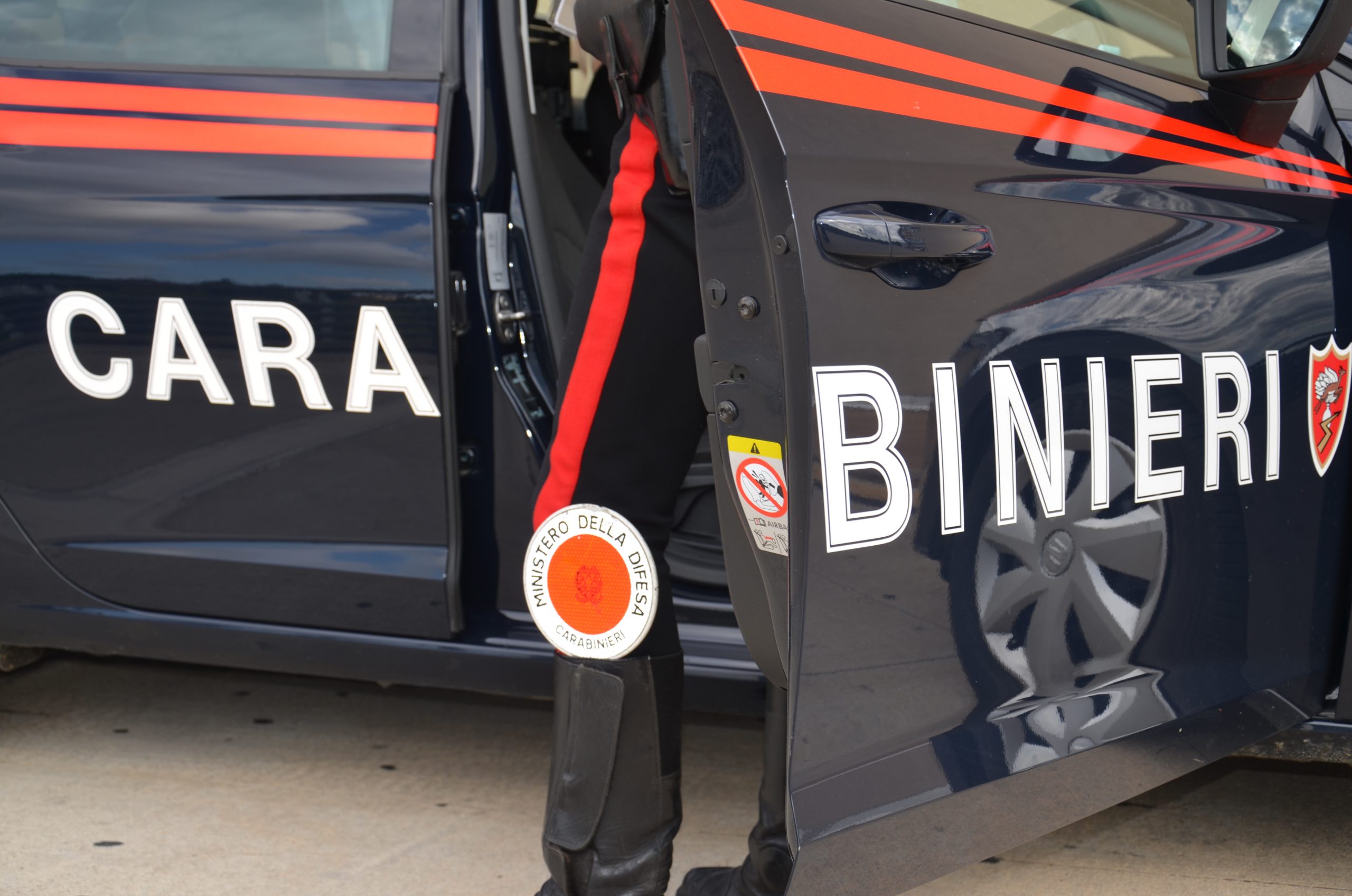Donori, auto si ribalta sulla SP 10 e prende fuoco: nessuna traccia del conducente