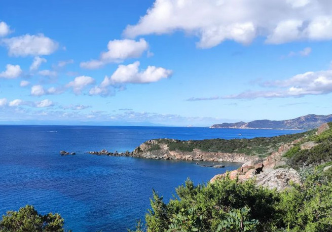 Meteo Casteddu, il caldo resiste su tutta l’Isola: mercoledì con picchi di 25 gradi