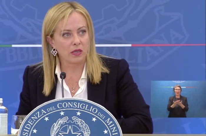 Caro bollette, l’annuncio di Giorgia Meloni: “30 miliardi per il 2023 e ok a nuove trivelle per il gas”