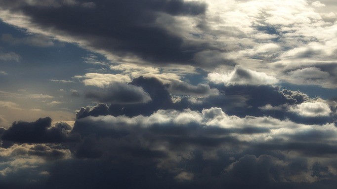 Meteo Casteddu, le nuvole avvolgono tutta la Sardegna ma la pioggia è un miraggio