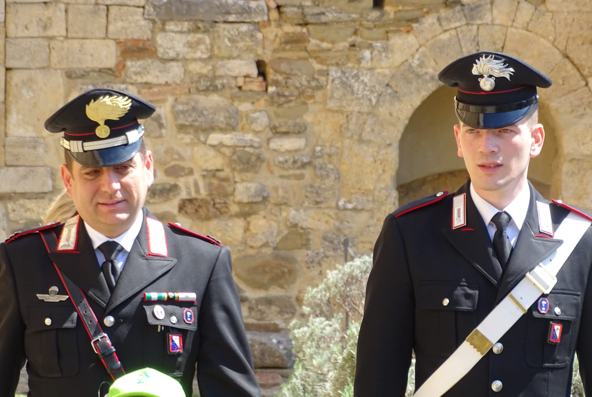 Il petardo raccolto da terra gli scoppia in mano: ustioni e fratture per un 12enne di Furtei