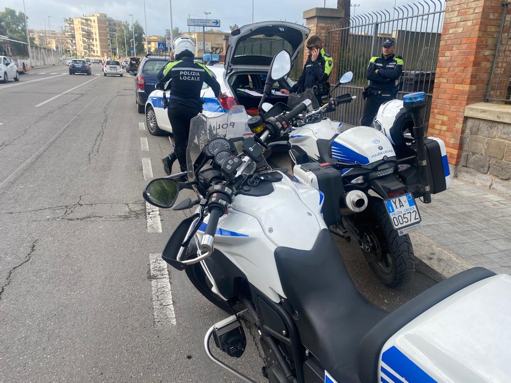 Cagliari, guida senza patente dal 2008: 37enne coinvolto in un incidente mortale nei guai