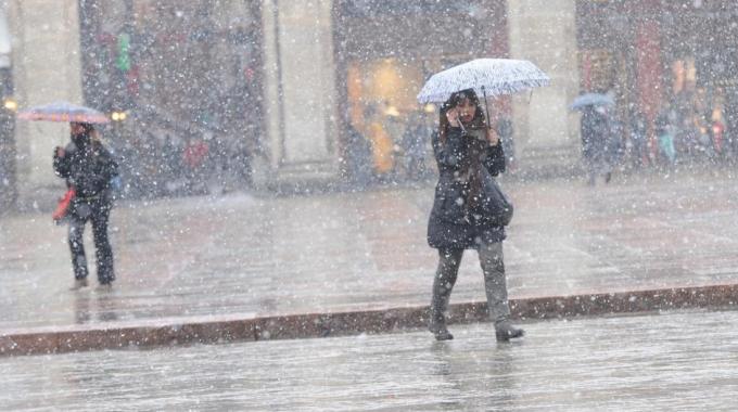 Meteo Casteddu, temporali e fiocchi di neve sparsi sulla Sardegna: arriva il freddo