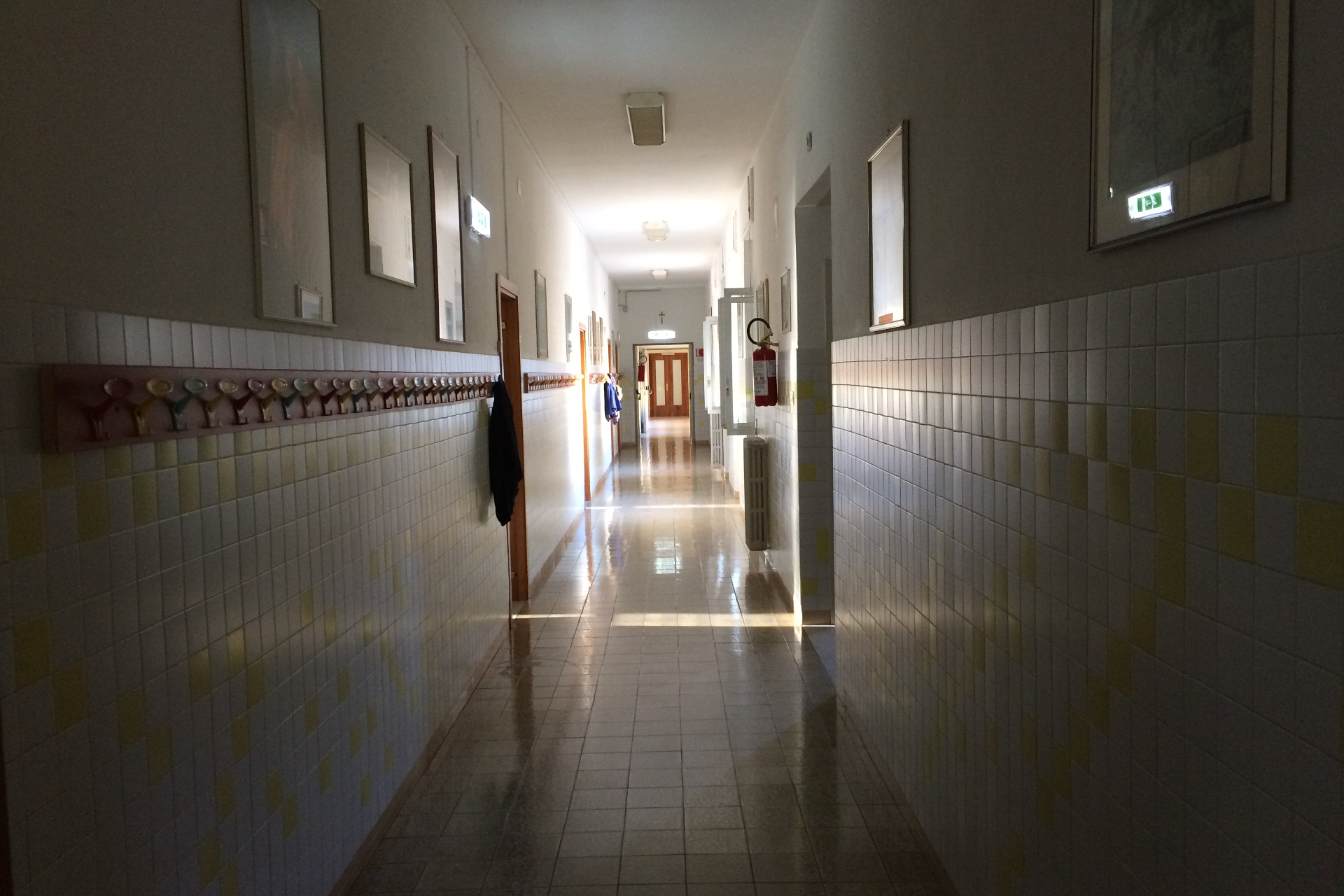Cagliari, emergenza crolli: il sindaco chiude per un altro mese la palestra della scuola di via Asquer