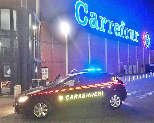 Aveva rubato abbigliamento al centro “Le Vele”: algerino richiedente asilo evade dai domiciliari