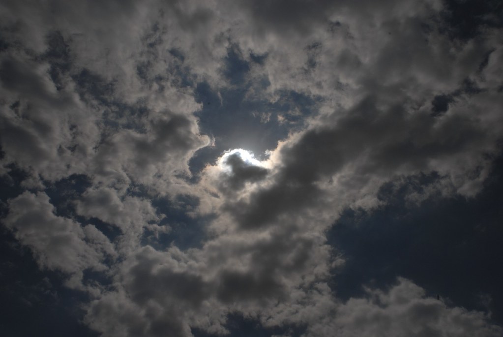 Meteo Casteddu, deboli piogge e qualche nuvola sulla Sardegna: caldo e sole in pausa