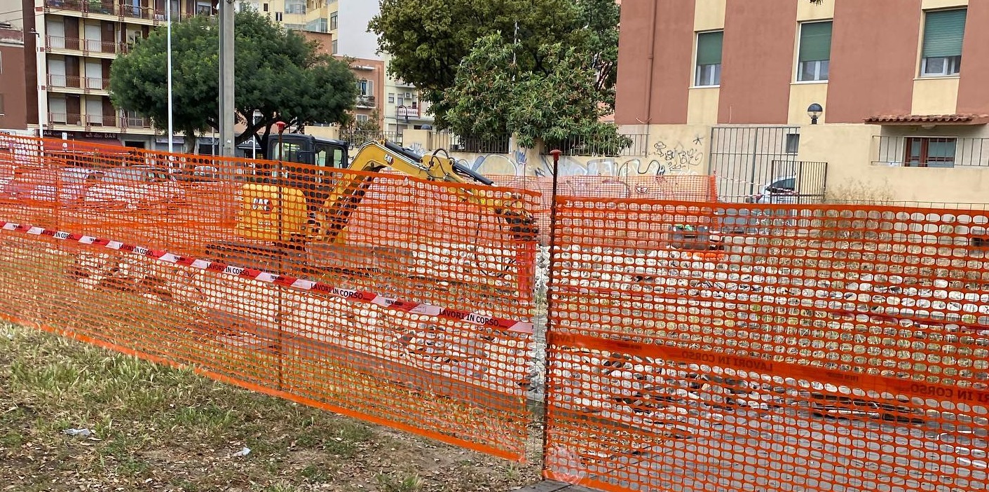 Cantiere per la metro a Cagliari a singhiozzo, Fdi attacca: “A dura prova i nervi degli automobilisti”