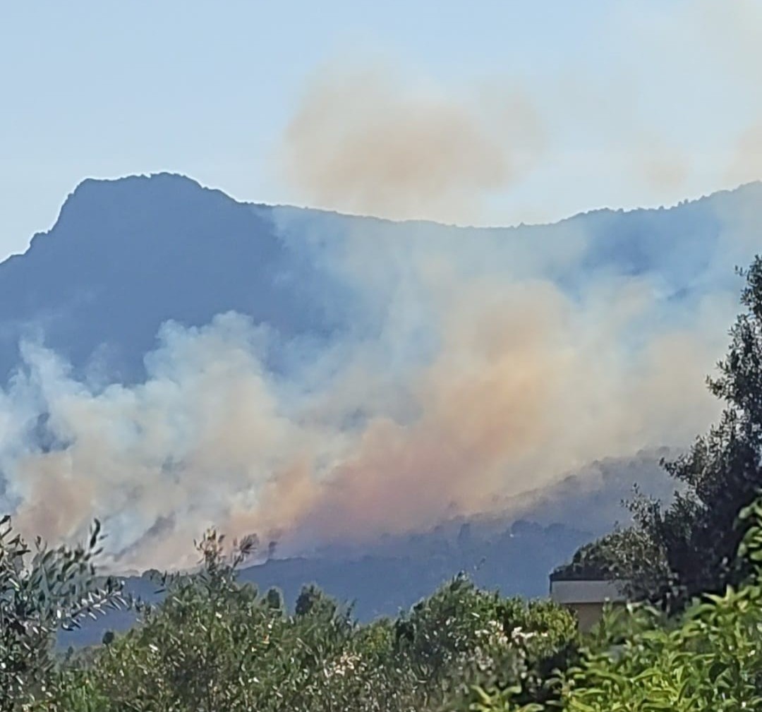Primo maxi incendio a Capoterra, è già allarme per il caldo dei prossimi giorni