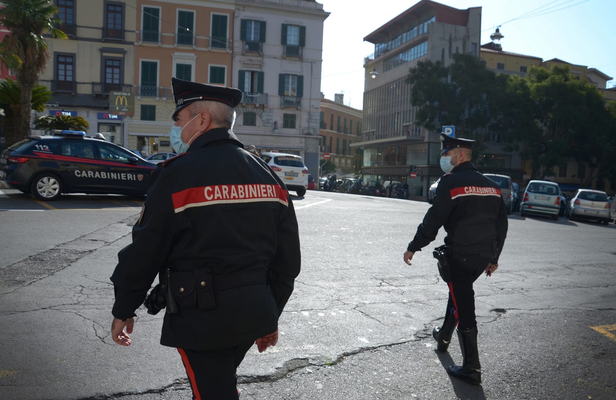 Perquisito dopo la rissa coi familiari e trovato in possesso di droga: pregiudicato di Cagliari denunciato per spaccio