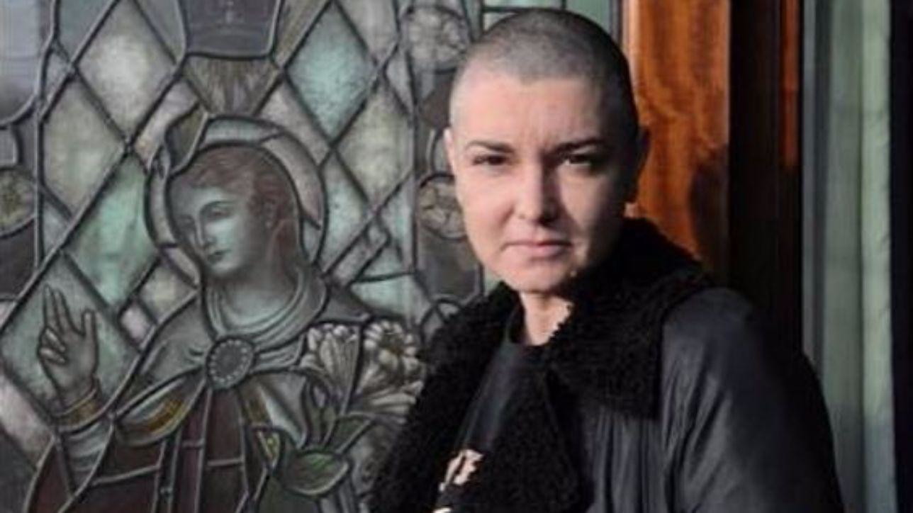 È morta Sinead O’Connor, la cantante irlandese aveva 56 anni: “Nothing compares 2 U” l’ha resa celebre nel mondo