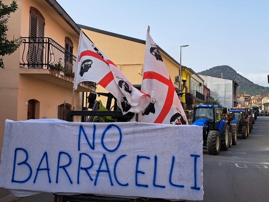 Villamassargia, agricoltori in piazza contro i barracelli: “Soldi buttati, sappiamo tutelarci da soli”