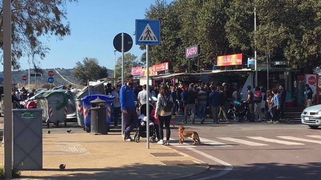 “Non pagano i debiti”: raffica di sanzioni, il Comune di Cagliari stoppa le concessioni a 15 ambulanti
