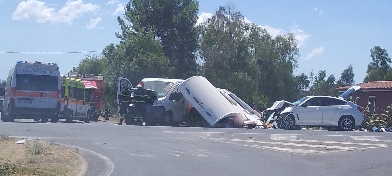 Auto contro camper nel terribile incrocio di S’Acqua Cotta: due ambulanze sul posto
