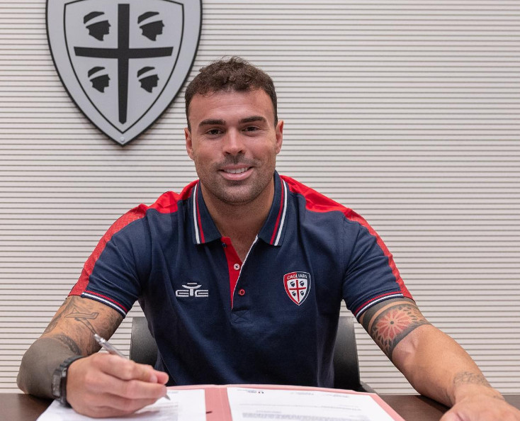 Andrea Petagna è arrivato a Cagliari: “Pronto a lavorare con Ranieri e aiutare per la salvezza”