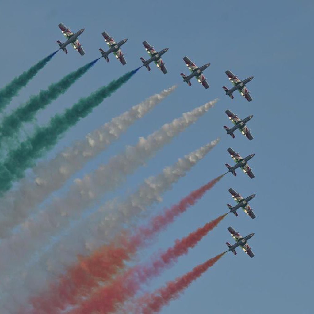 Frecce tricolori a Cagliari, Truzzu esulta: “La spiaggia così piena era come un teatro naturale”