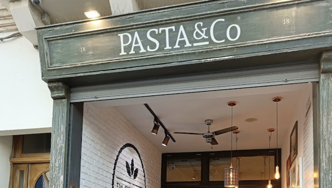 Va via senza pagare in un ristorante a Malta, il padre: “Viene a lavorare gratis “