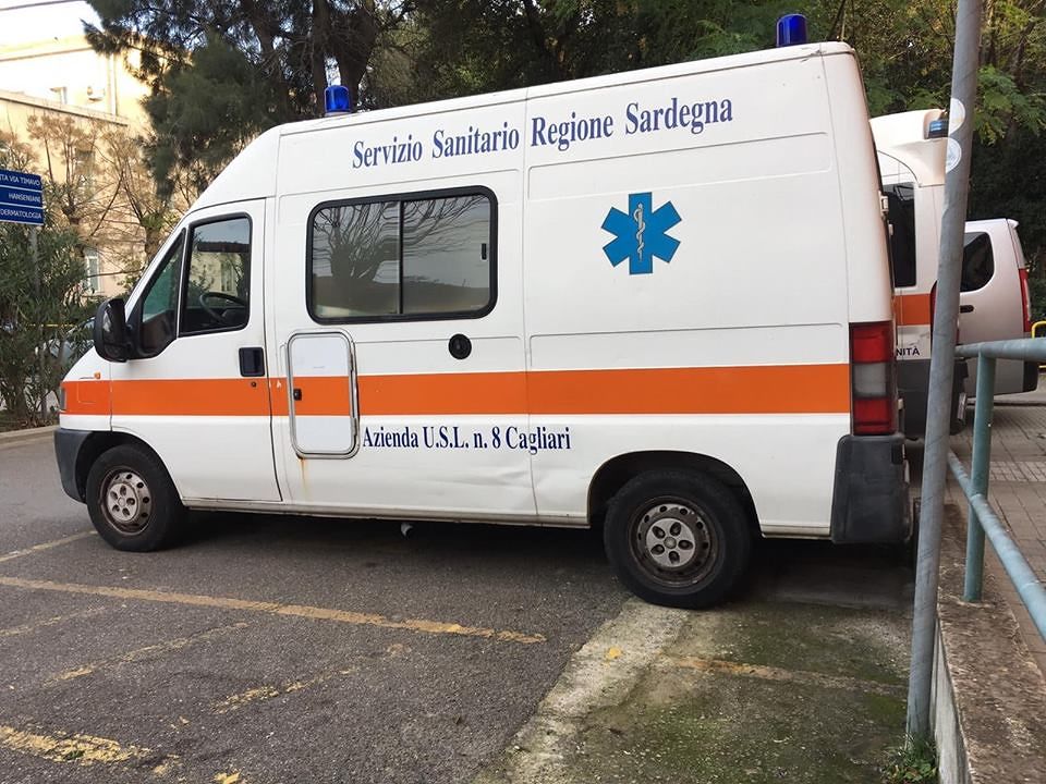 Cagliari, ambulanze ko al Santissima Trinità: stop agli spostamenti tra reparti e alle dimissioni di pazienti anziani