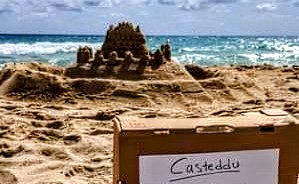 Costa Rei, si sfidano in spiaggia nella gara dei castelli: e spunta la fortezza di Siliqua