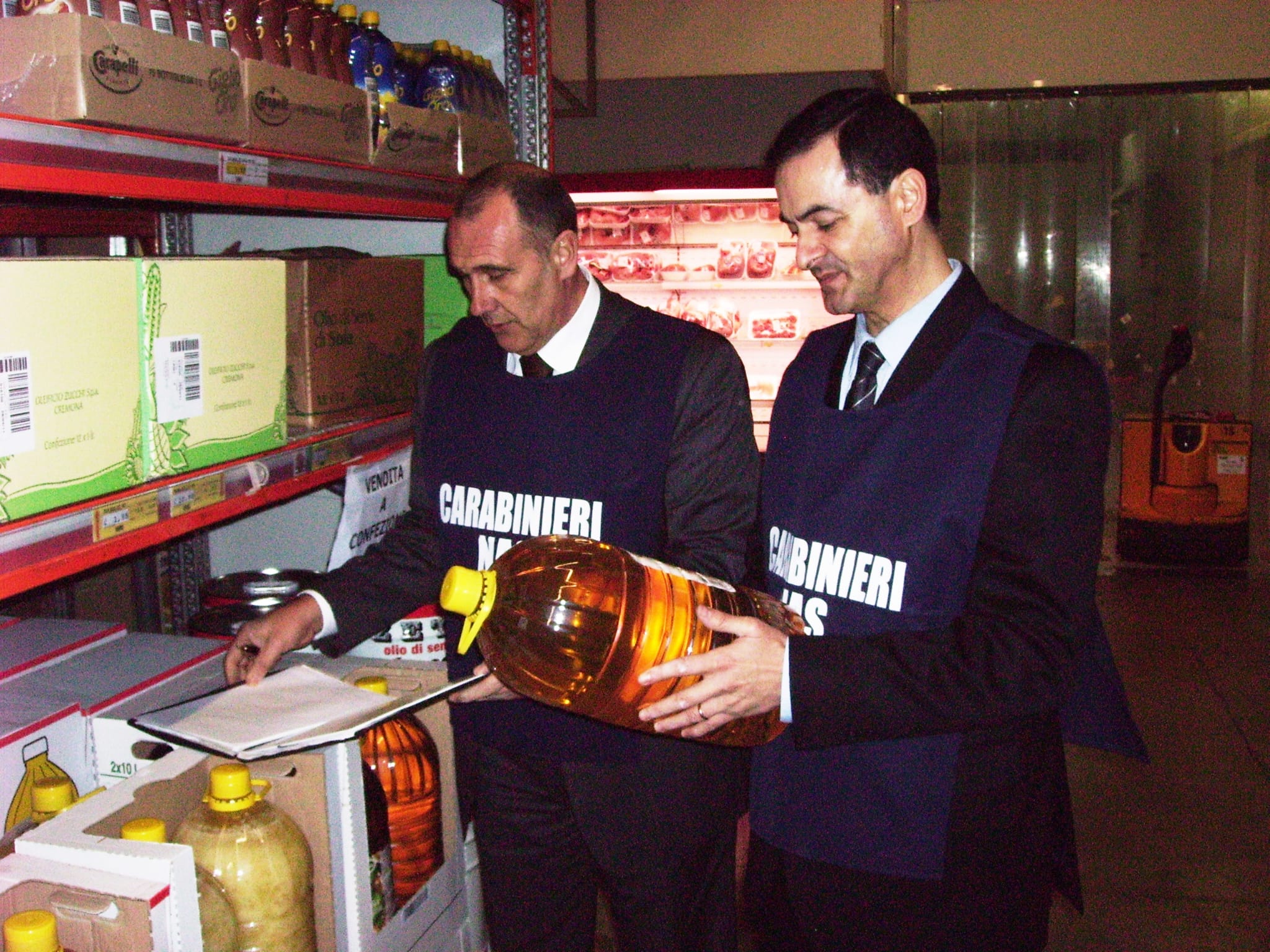 Cagliari, i Nas nel ristorante orientale: sequestrati 13 kg di tonno scongelato e rimesso in freezer