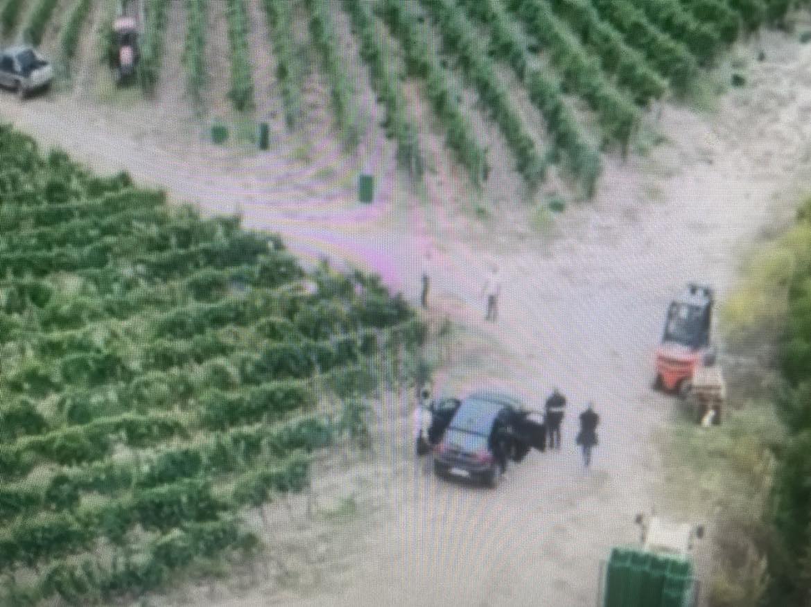 Capolarato dei migranti di Monastir, stranieri sfruttati nelle campagne sarde: cinque fermi della Polizia