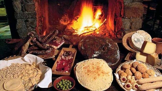 Sagre, feste, itinerari dedicati: in Sardegna il Food & Wine vince in tutte le stagioni