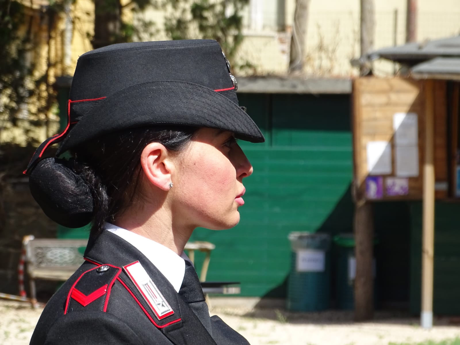 Nel giardino della ex nonostante il divieto di avvicinamento: 44enne allontanato da Donori