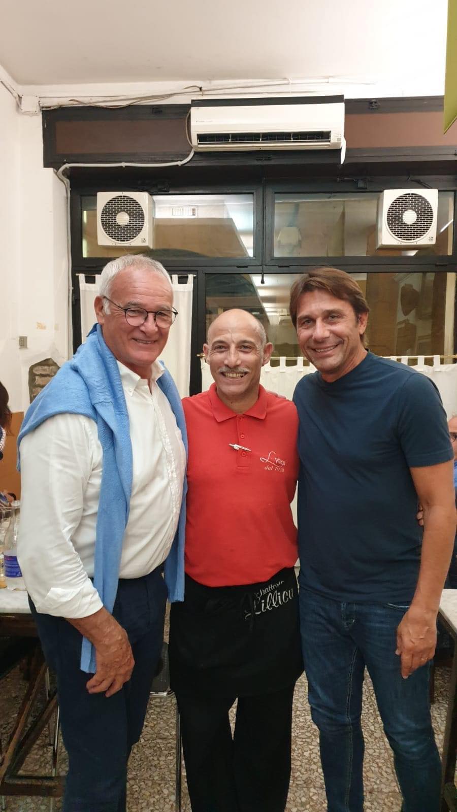 Claudio Ranieri compie 72 anni e mangia pesce con Antonio Conte in una nota trattoria della Marina