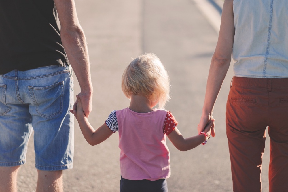 Cagliari, voglia di figli ma costi insostenibili e zero aiuti: è la città italiana dove si rinuncia di più