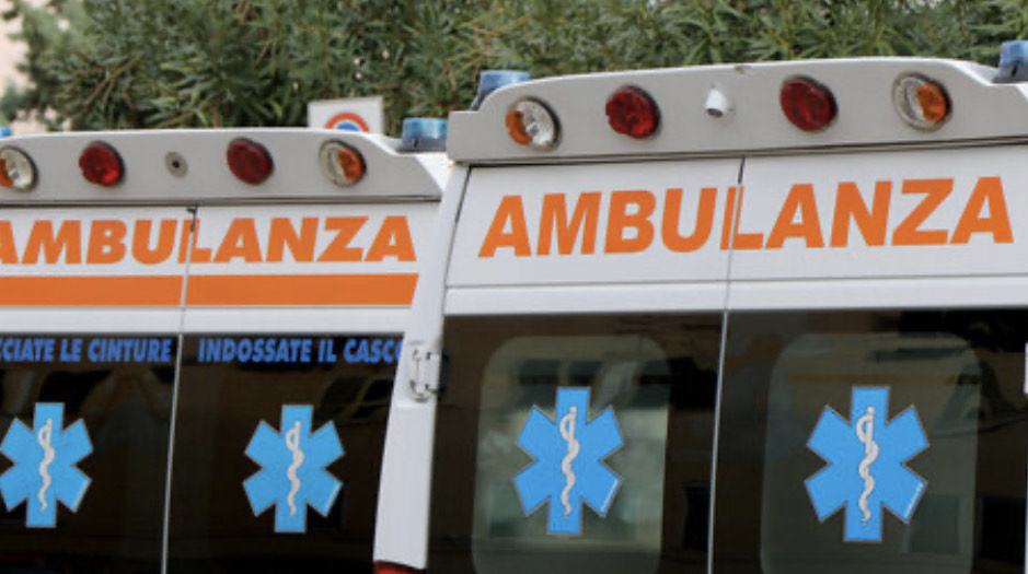 Padre e figlio caduti dal balcone, forse non è incidente