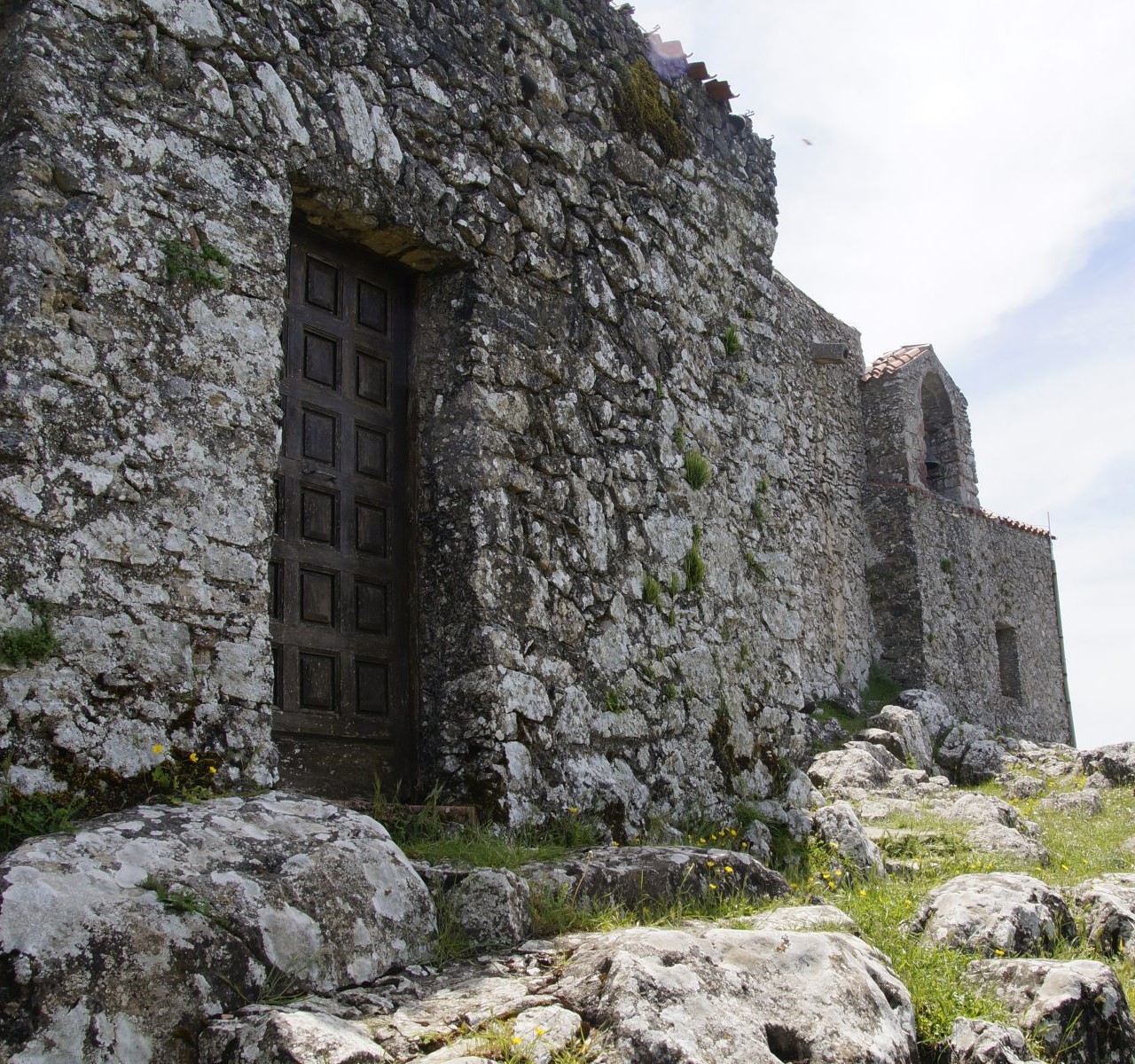 L’armonia tra sacro e tradizioni popolari: alla scoperta dei santuari della Sardegna centrale