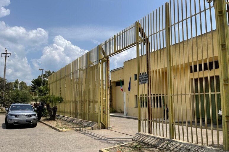 Quartucciu, il 14enne che ha accoltellato il compagno: “È molto scosso, aveva subito atti di bullismo”