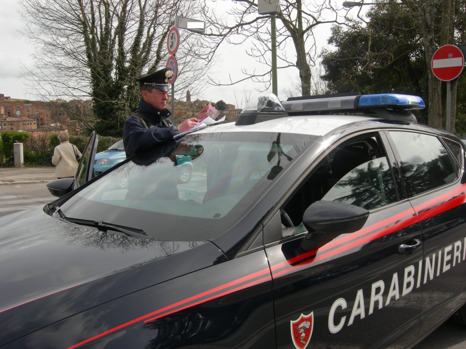 Furti in casa e spese pazze con carte di credito rubate: cagliaritano condannato a due anni