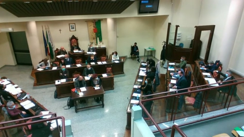 Quartu, ok al bilancio e caccia a fondi extra per sconti Tari e strade