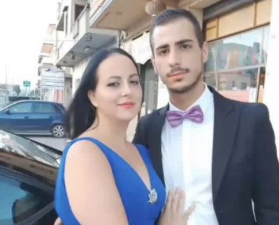 Due fidanzati di 23 anni muoiono in un incidente stradale dopo aver festeggiato il compleanno di lei