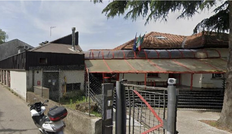 Uno studente di 17 anni accoltella la professoressa: arrestato