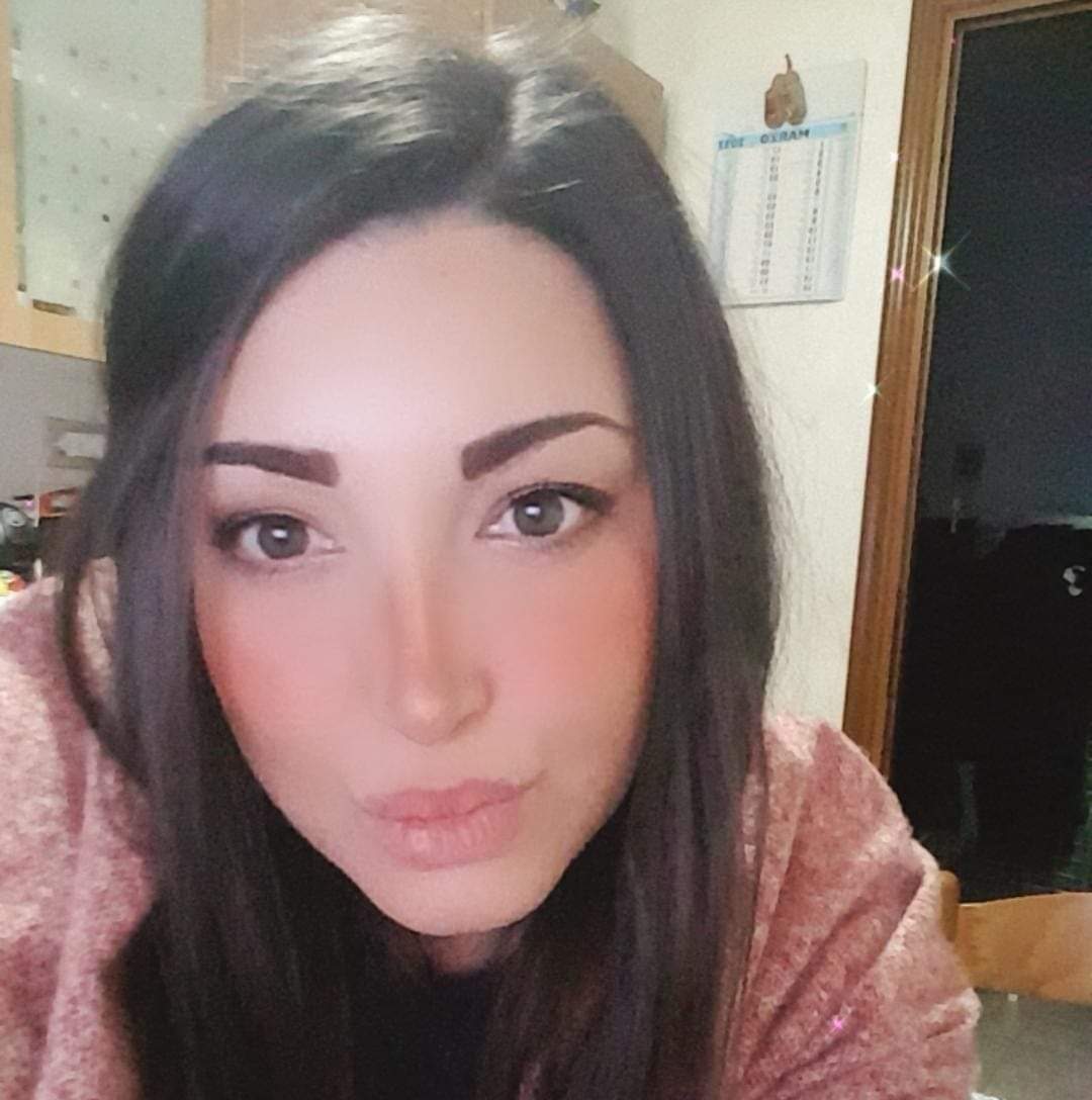 Auto contro palo, muore a 29 anni una ragazza di Posada: addio a Alessandra Caboni